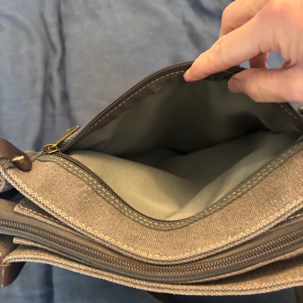 Cargoit Hailey Crossbody - Grey - Picture 9 of 9